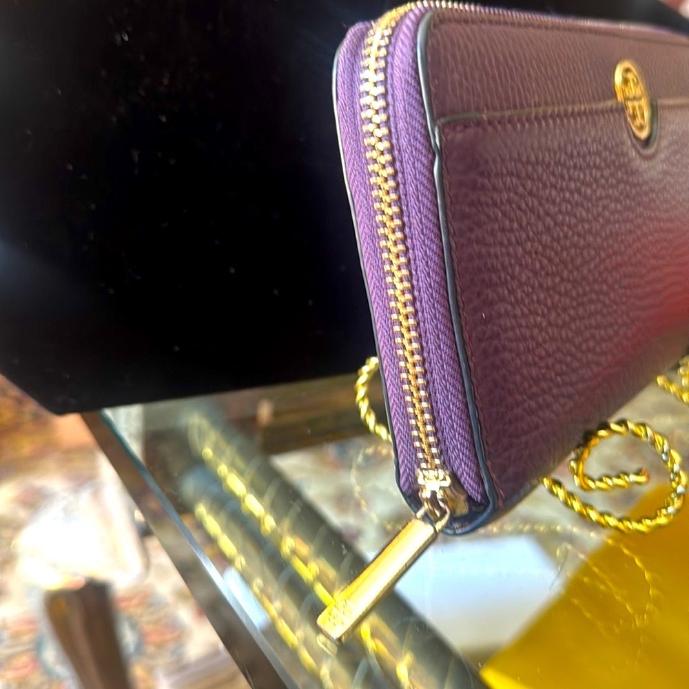 Tory Burch Plum Pebbled Leather Zip Wallet with Gold Logo - Picture 3 of 8